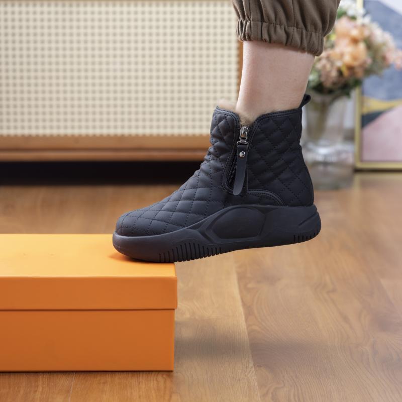 Lilian | Women's Quilted Zip Ankle Boots