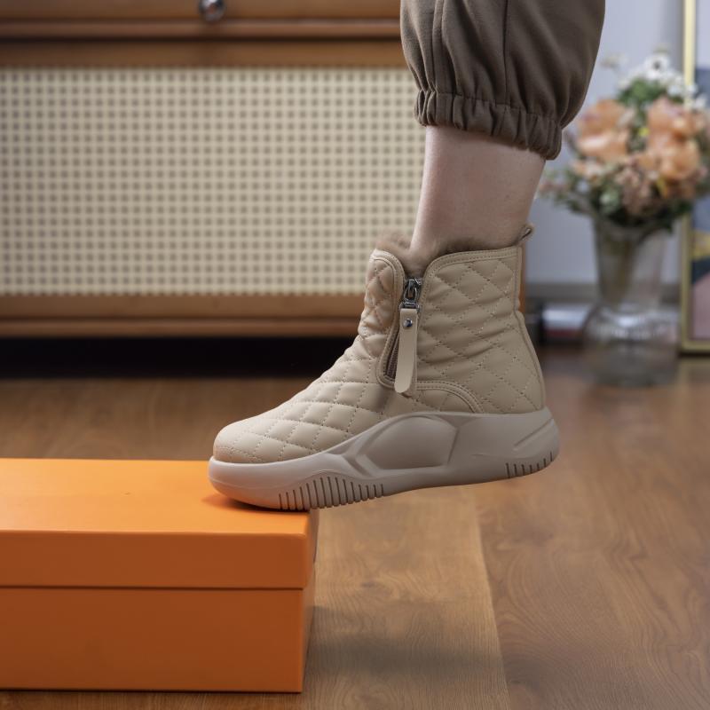 Lilian | Women's Quilted Zip Ankle Boots